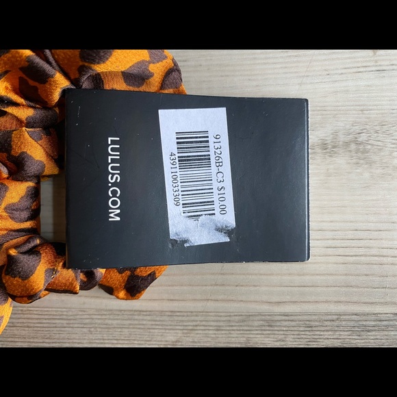 NWT Lot of 2 Lulu’s Leopard Scrunchie Hair Tie - Picture 4 of 6